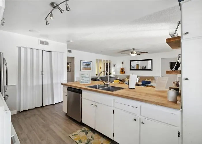 Apartment Vacation House! 6br, Free Heated Pool, Arcade & Hot Tub