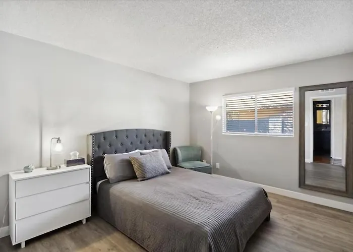 Apartment Vacation House! 6br, Free Heated Pool, Arcade & Hot Tub *