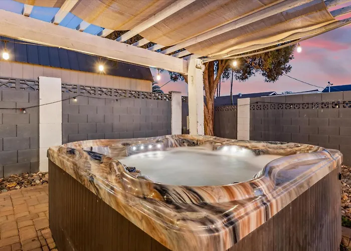 Vacation House! 6br, Free Heated Pool, Arcade & Hot Tub Apartment Phoenix