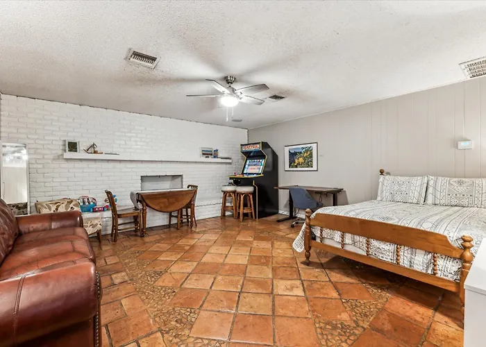Apartment Vacation House! 6br, Free Heated Pool, Arcade & Hot Tub Phoenix